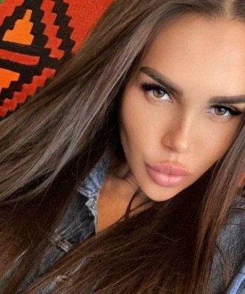 Роскошная и страстная барышня с огненным характером ждет встречи с состоятельным джентльменом. Приглашаю в уютное гнездышко для погружения в мир наслаждений и удовлетворения фантазий. 12839, 24 года